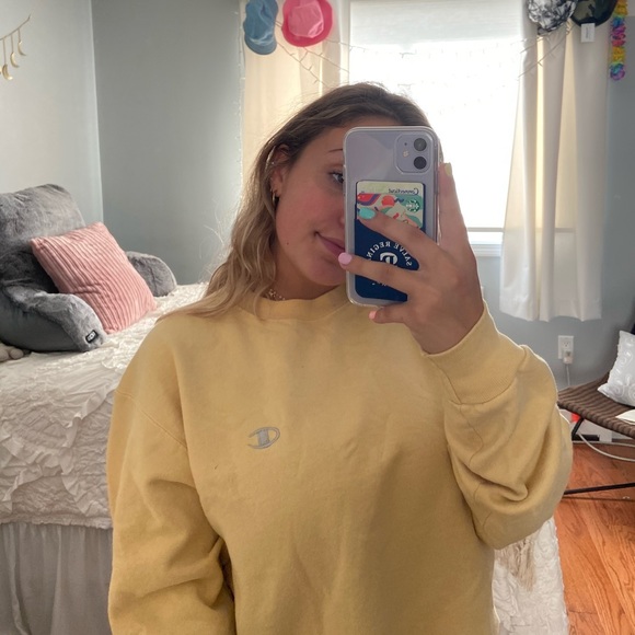 ✰ ✰ YELLOW CROPPED CHAMPION CREW NECK ✰ ✰ - Picture 2 of 4